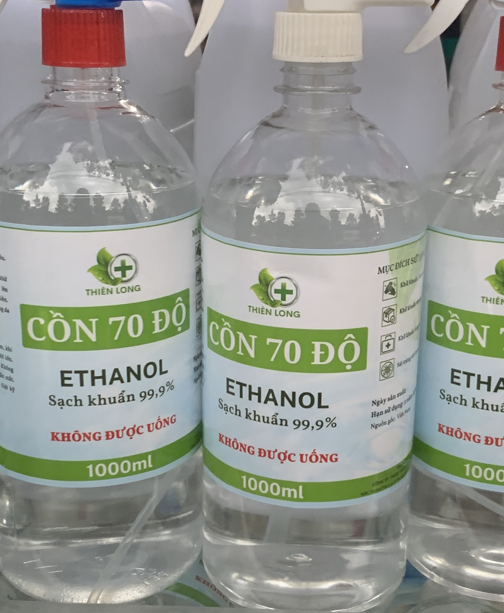 CỒN ETHANOL 70 ĐỘ DỄ BAY HƠI VÀ CÓ THỂ GÂY ĐỘC KHI HÍT NHIỀU